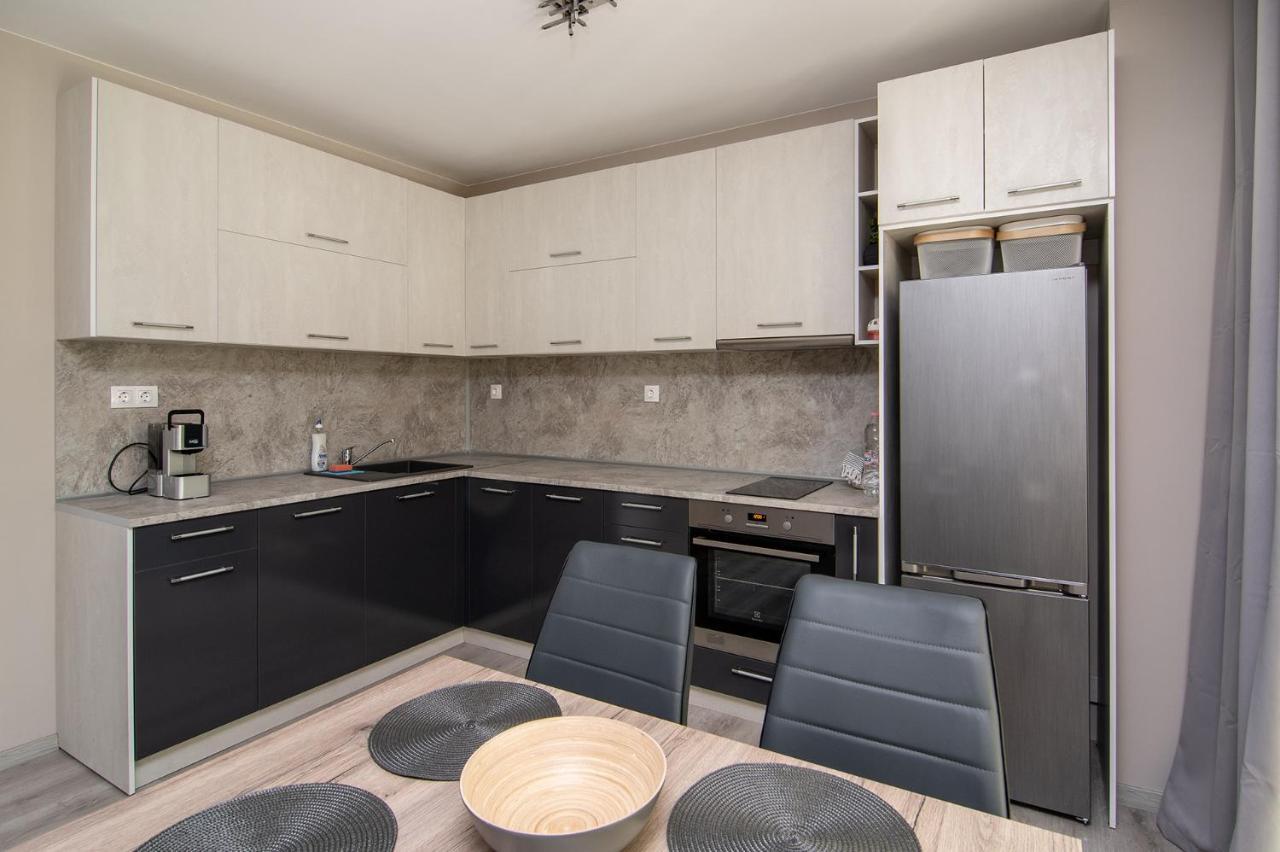Cozy Flats Nearby Center Free Park Area Apartment Varna Exterior photo