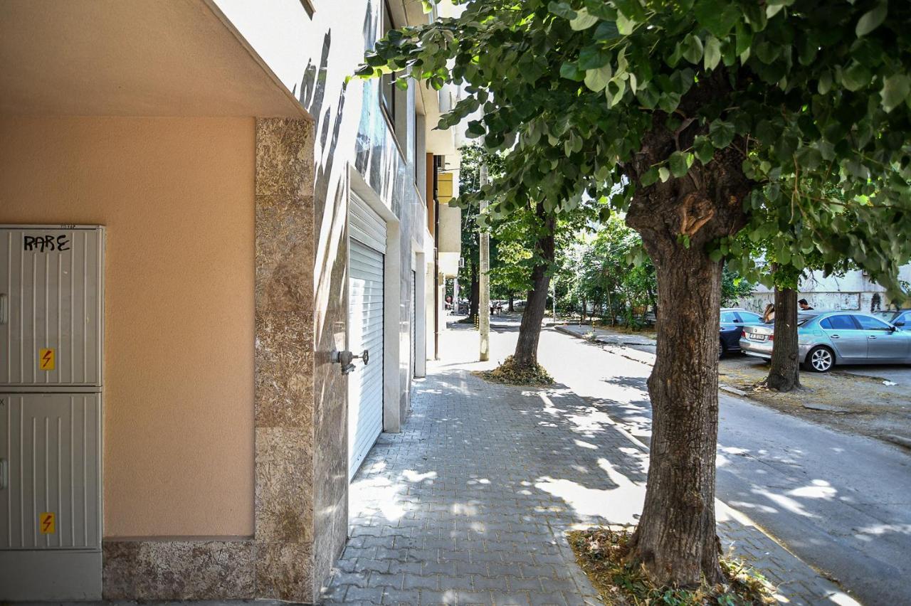 Cozy Flats Nearby Center Free Park Area Apartment Varna Exterior photo