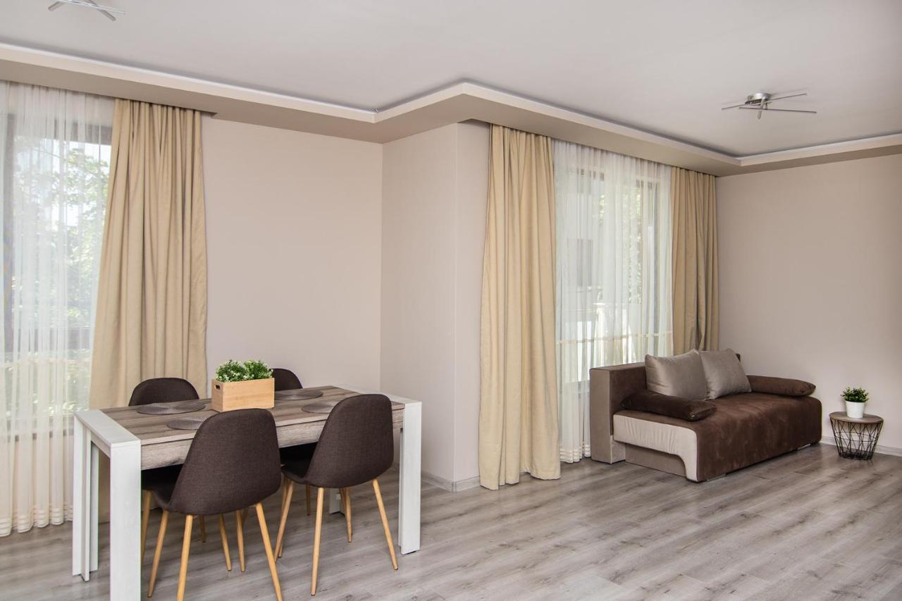 Cozy Flats Nearby Center Free Park Area Apartment Varna Exterior photo
